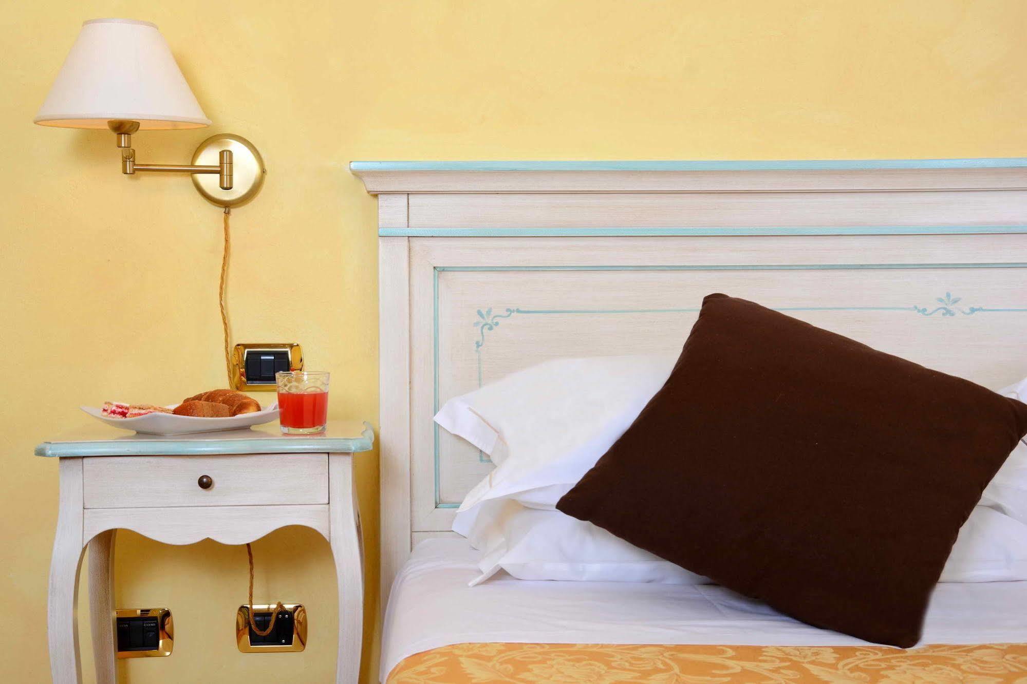 Albergo Dimora Storica Antica Hostelleria クレーマ エクステリア 写真