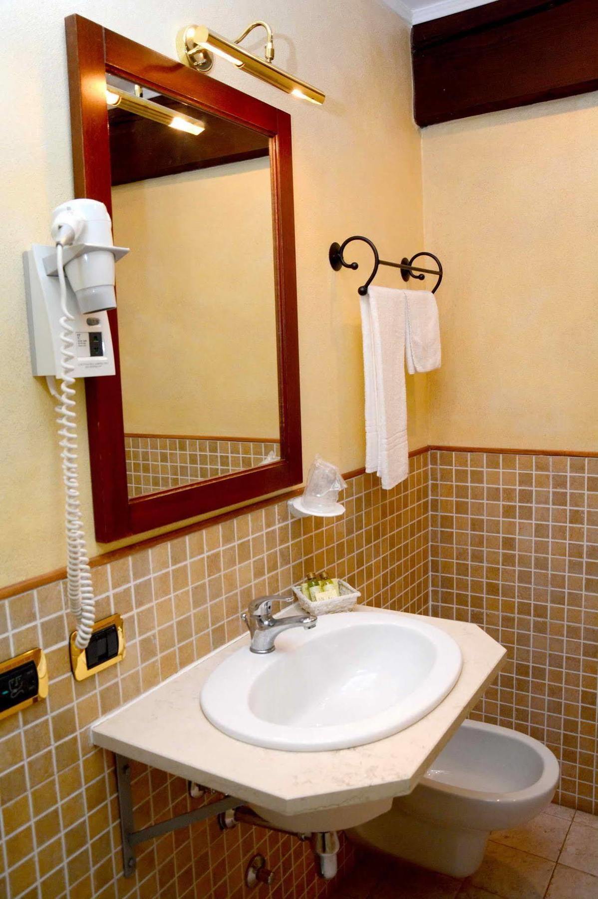 Albergo Dimora Storica Antica Hostelleria クレーマ エクステリア 写真